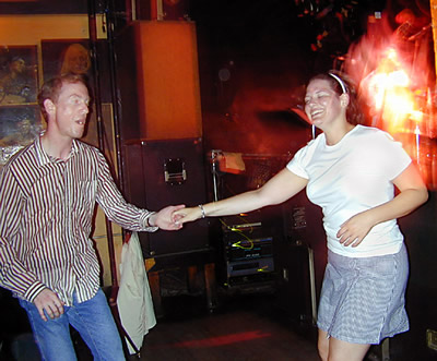 swingers_whoa.jpg 47.8K