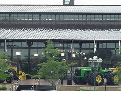moline_johndeere.jpg 24.8K