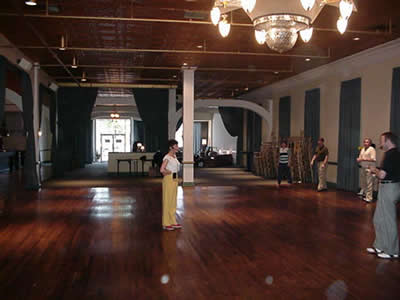 hall.jpg 16.3K