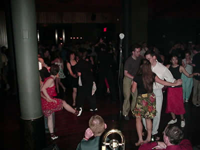 swingers.jpg 14.5K