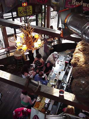 bar_from_above.jpg 28.2K